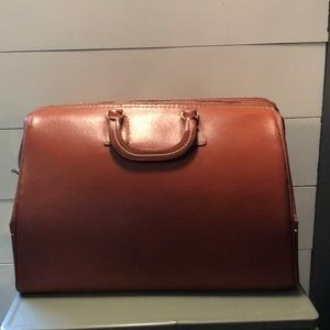 Vintage doctor’s travel bag! Amazing find!